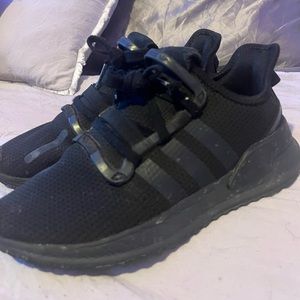 ADIDAS Black Sneaker